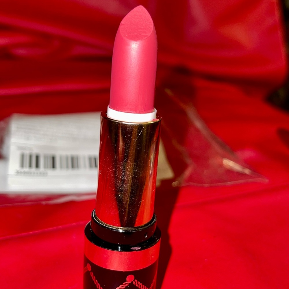 NIP Baolishi Cosmetics Mauve Matte Lipstick. Number 01